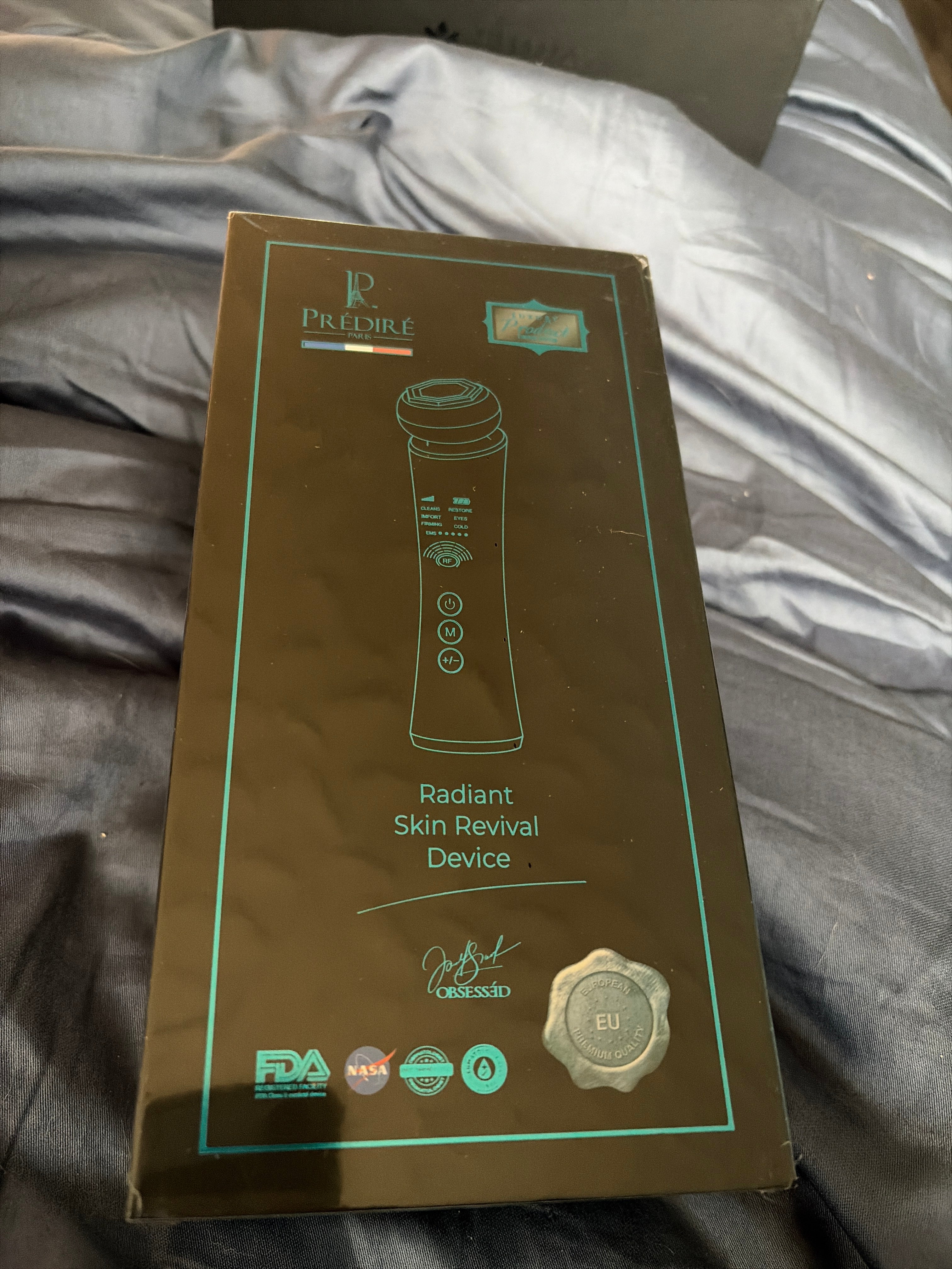 Skin revival device